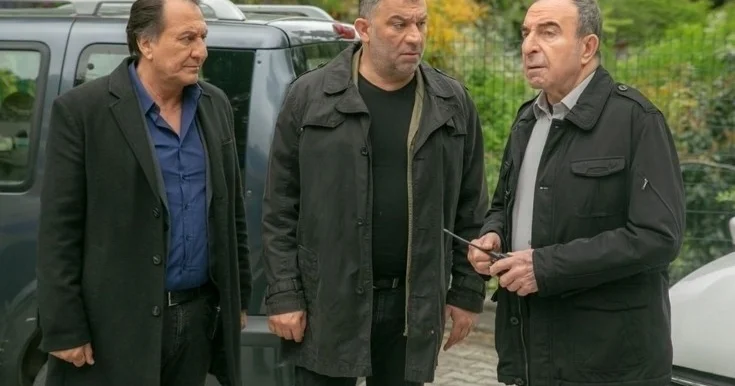 Məşhur aktyor Arka sokaklar da Foto