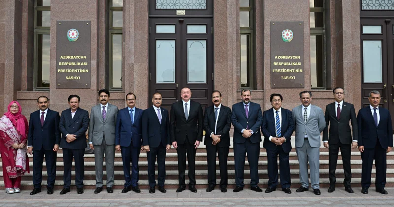 Prezident Pakistan Milli Assambleyasının sədrini qəbul etdi (FOTO)