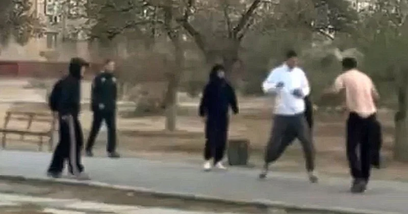 В Сабунчинском районе несовершеннолетние напали на прохожего