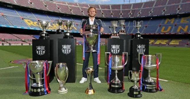 Hayduk un ulduz futbolçusu karyerasını başa vurdu