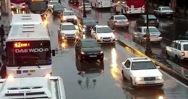 Bakı yeni həftəyə tıxaclarla başladı SİYAHI