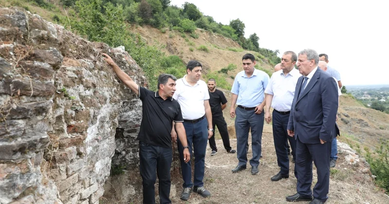 AMEA nın prezidenti Əlişa qalasında aparılan arxeoloji qazıntılarla tanış olub