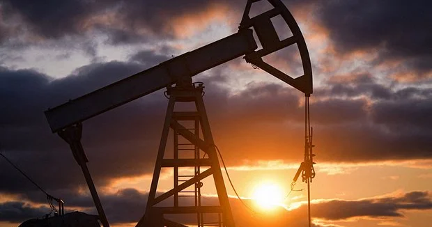 OPEC+ neft hasilatını yenidən artıracaq...