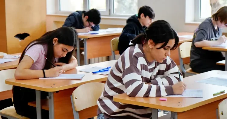 10 cu siniflərə qəbul imtahanının ikinci mərhələsi keçiriləcək RƏSMİ