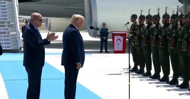 Tramp türkcə danışdı: Merhaba asker VİDEO
