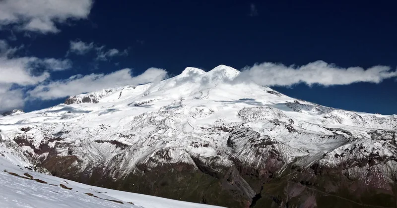 Elbrusda həlak olan rusiyalı alpinistin cəsədi təxliyə edilib VİDEO