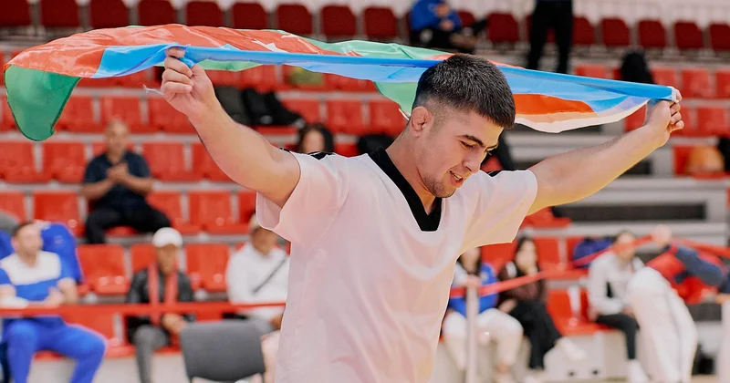 İdmançımız kəmər güləşi üzrə dünya çempionu olub
