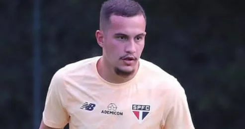 Azərbaycan klubu “San Paulu”nun futbolçusu ilə danışıq aparır