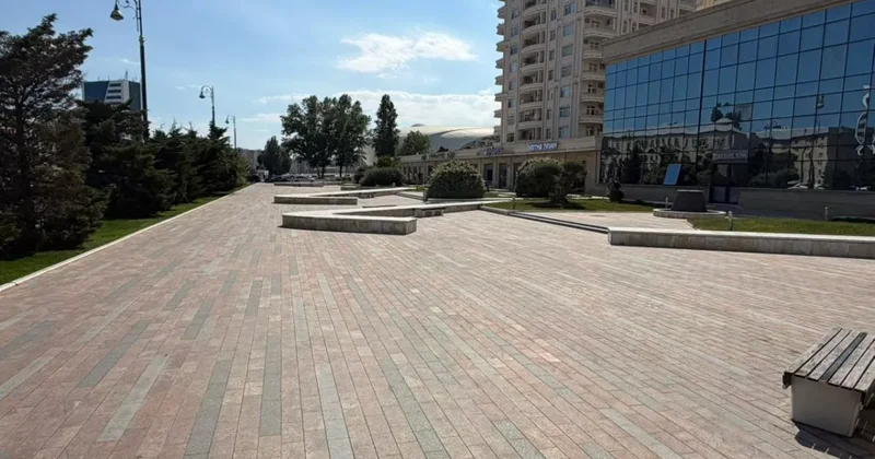 В Баку отремонтировано большое общественное пространство