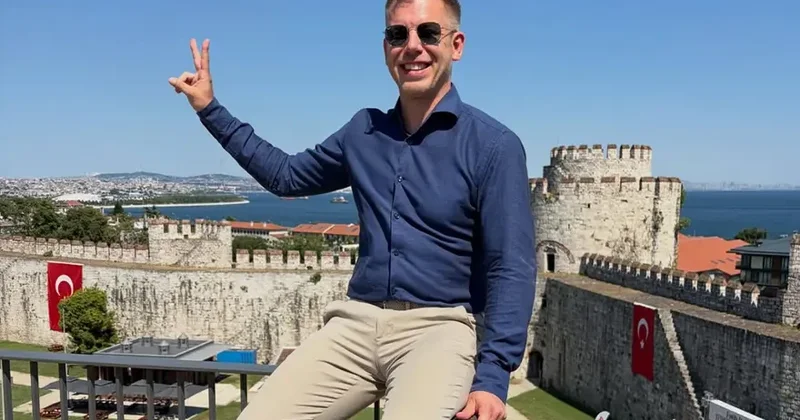 Baş nazir İstanbulda turist oldu: Tarixi məkanları ziyarət edib