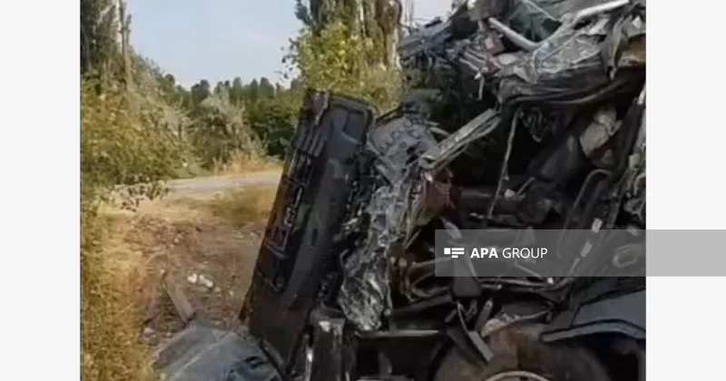 Qusarda yük maşını aşıb, ölən var FOTO