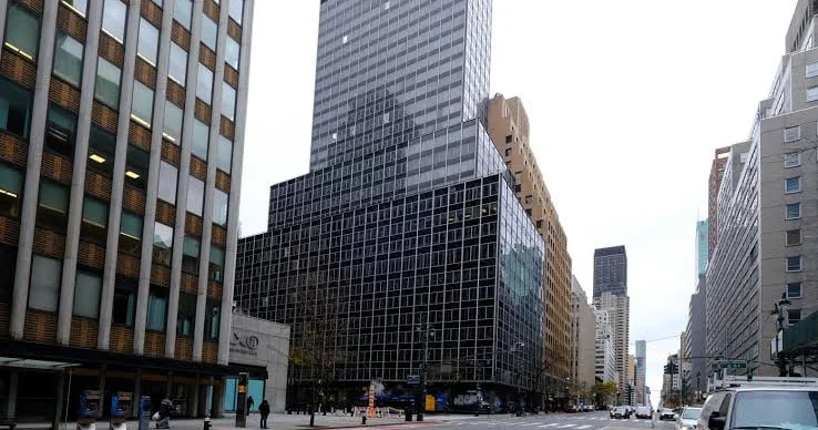 Nyu Yorkda 38 mərtəbəli bina əyildi İnsanlar təxliyə edilir