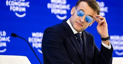 Макрон попытался поцеловать руку первой леди Турции Minval Politika