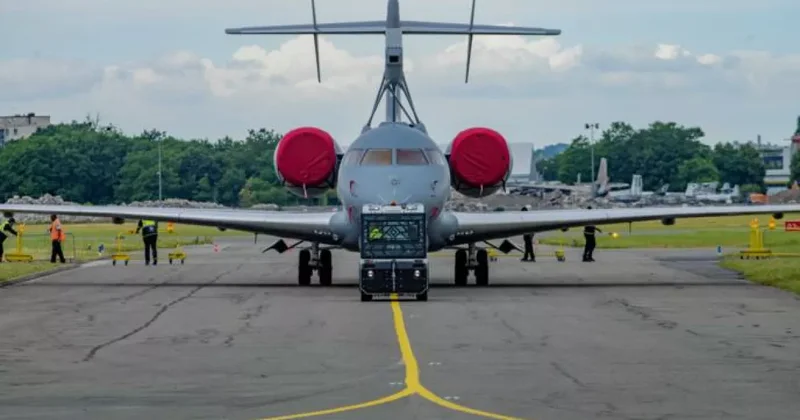 НАТО заменит самолеты радары AWACS