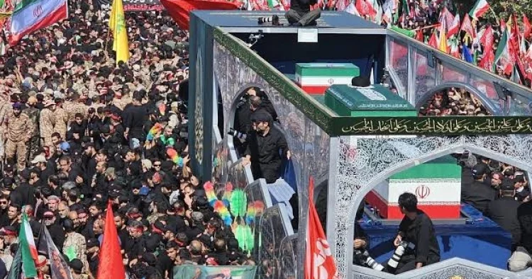 Xameneyinin tabutu İraqa aparılıb