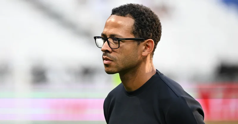 “Paris” futbol klubunda yeni baş məşqçi: Rosenior dönəmi başlayır