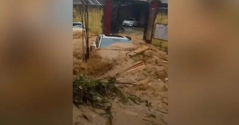 Çində daşqınlar səbəbindən 50 mindən çox sakin təxliyə edilib