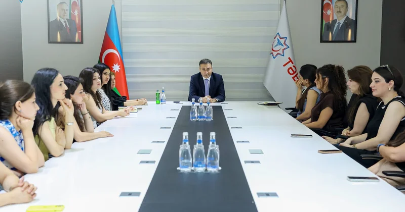TƏBİB direktoru rezisdentlərlə görüşdü