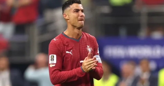 Ronaldonun göz yaşları dünya mediasında: Tənqid, yoxsa vida?