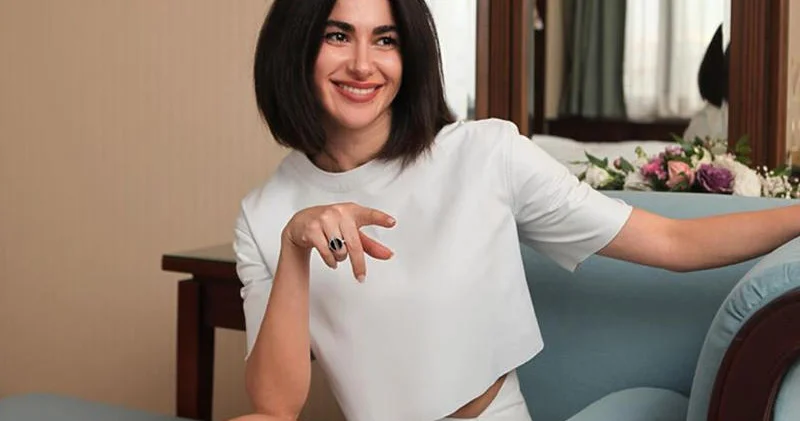 Nəsrindən bikinili fotolarınıl paylaşdı