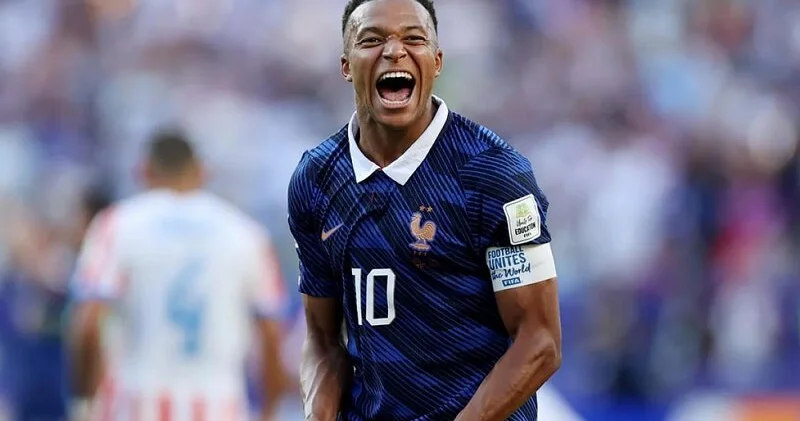 Paraqvay hökuməti Mbappe ilə bağlı irqçi açıqlamaları pisləyib