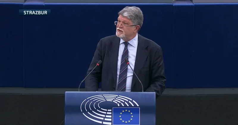 В Европарламенте призвали прекратить финансирование Сербии