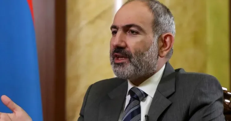 Qalstanyan Paşinyanı məhkəməyə verdi Təkzib və təzminat tələb edir