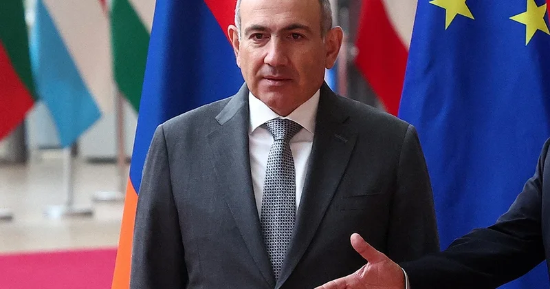 Paşinyanı ABŞ da bu şəxslər müşayiət edir FOTO