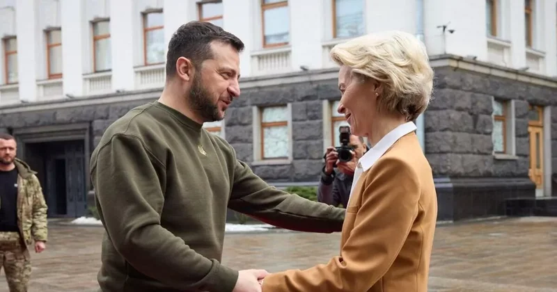 Фон дер Ляйен и Зеленский обсудили путь Украины в ЕС