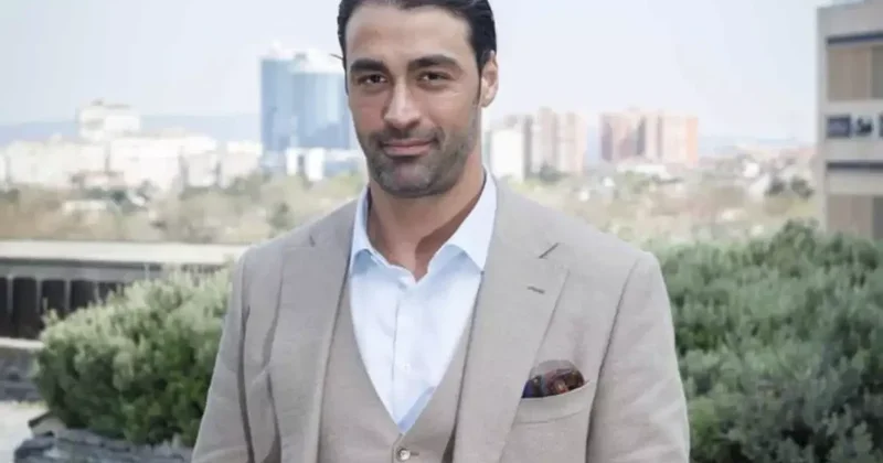 Məşhur aktyor illər sonra səhnəyə geri qayıdır
