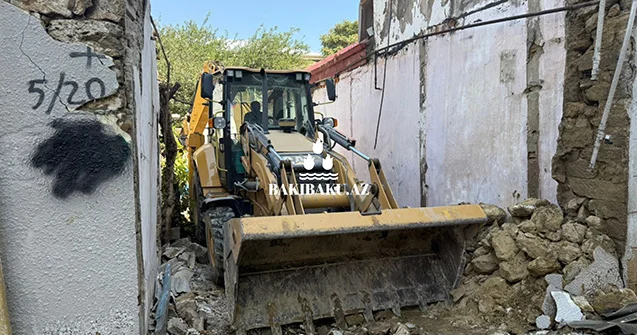 “Sovetski”də söküntü işlərinə başlanıldı Foto