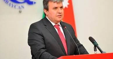 Sabiq rektor laboratoriyada işçi kimi çalışırmış DETALLAR
