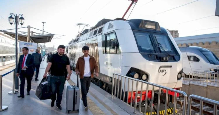 Gedişi var, dönüşü yox: Bakı Tbilisi Bakı qatarına bilet satışından böyük narazılıq