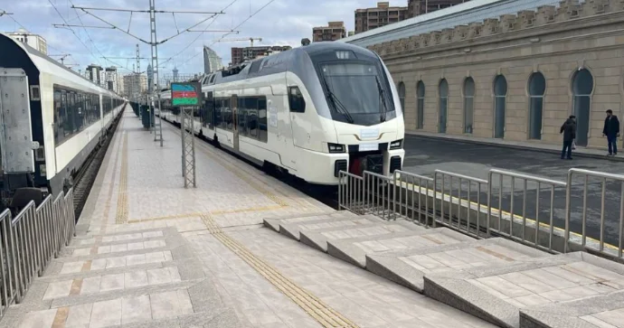 “Bakı hazırdır, Tbilisi yox...” Qatarlar niyə artırılmır?