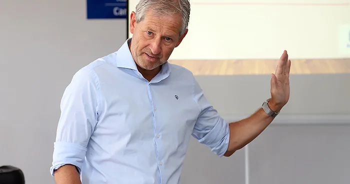De Bleker “Neftçi” “Sumqayıt” oyunundakı mübahisəli epizodlardan danışdı