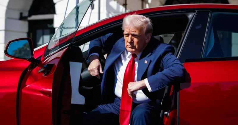 Трамп высмеял владельцев электромобилей