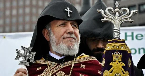 Hakim katolikosun işinə baxmaqdan imtina etdi