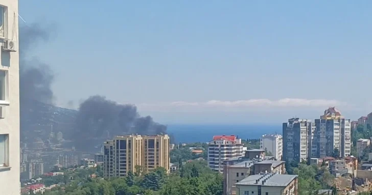 В порту Ялты зафиксированы стрельба и крупный пожар