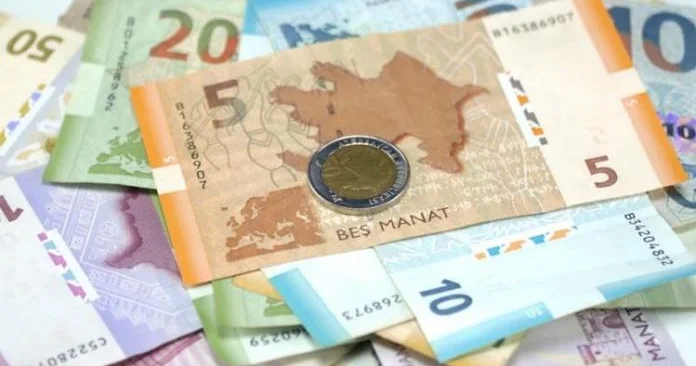 Bank kartında pul saxlamaq, yoxsa nağd ?