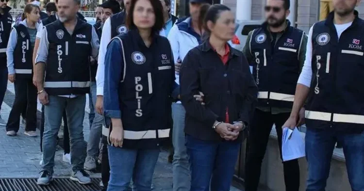 Türkiyədə bələdiyyələrə qarşı əməliyyat davam edir Saxlanılanlar var