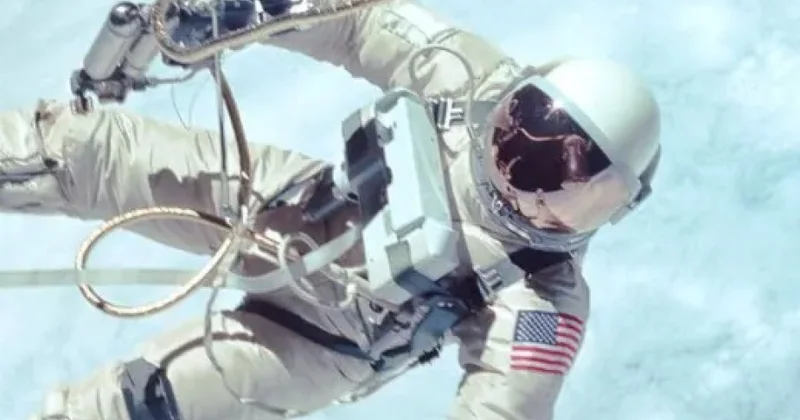 Amerikalı astronavtlar quraşdırma işlərindən sonra Beynəlxalq Kosmik Stansiyaya qayıdıblar