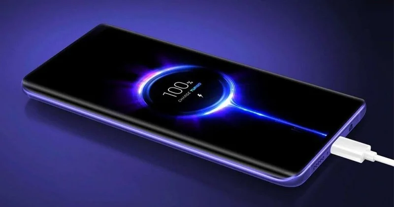 Telefonunu belə şarj edənlərin nəzərinə