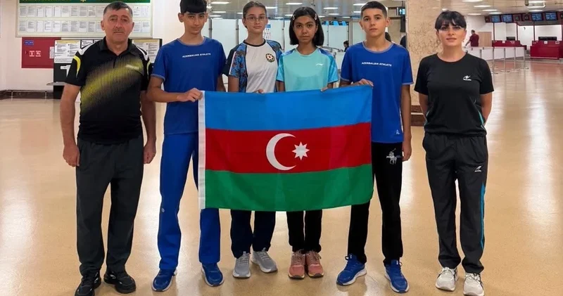 Stolustü tennisçilər Türkiyəyə yollanıblar