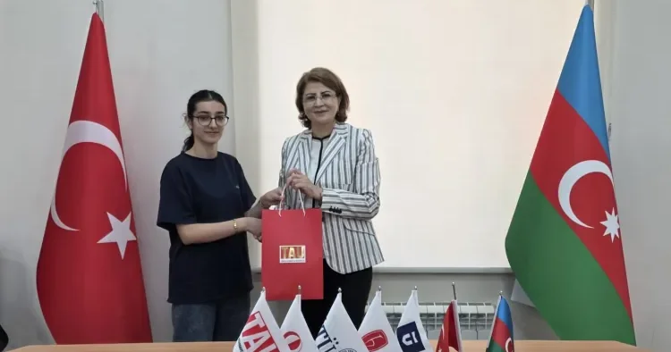 Türkiyə Azərbaycan Universitetinin rektoru yüksəkballı abituriyentlərlə GÖRÜŞDÜ