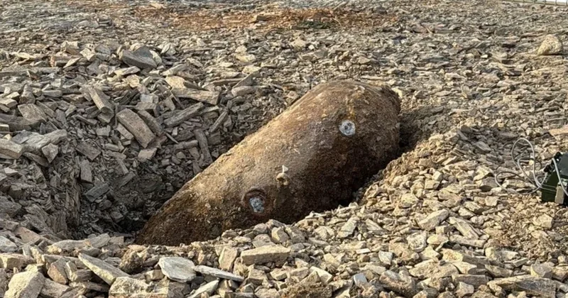 Из за низкого уровня воды в Рейне в Кельне нашли 500 кг бомбу времен Второй мировой