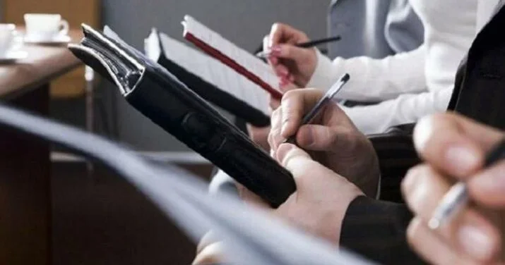 Jurnalist vəsiqəsi üçün 20 manatlıq rüsum ləğv edildi