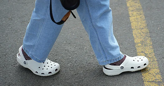 Elm adamları Crocs un təhlükələrindən danışıblar...