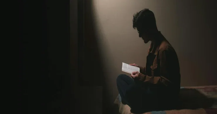Bu ölkədə kitab oxuyanların həbs müddəti azaldıla bilər