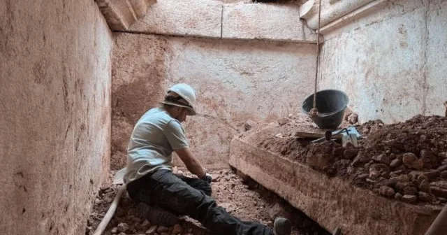Şimali Albaniyada Roma məzarı tapıldı...