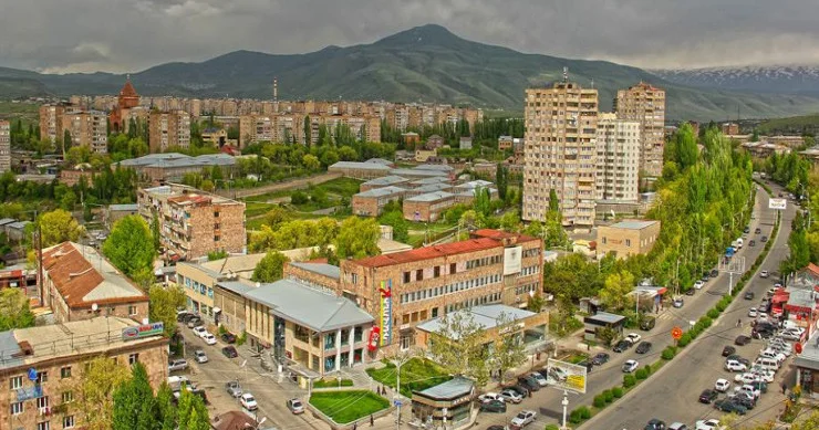 Ermənistanda iki qardaş restoranda intihar etdi